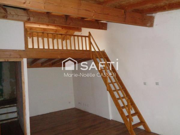 Située entre Lamastre et Vernoux en Vivarais, très belle ferme