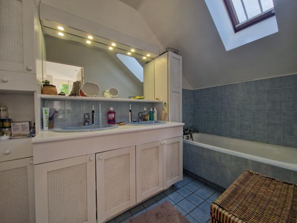 Maison
         5 pièces
        - 135 m² 937 000 € *