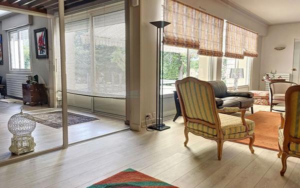 Maison à vendre    6 pièces • 379 m2 Désertines