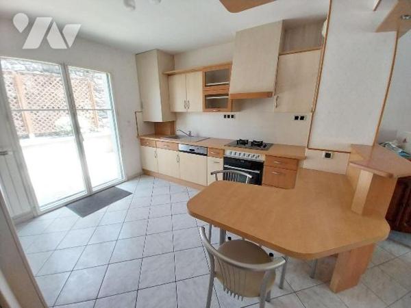 À vendre - Appartement T3 à Vitré - Emplacement idéal

Situé dans un secteur recherché de Vit...