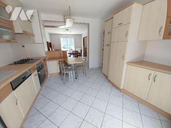 À vendre - Appartement T3 à Vitré - Emplacement idéal

Situé dans un secteur recherché de Vit...