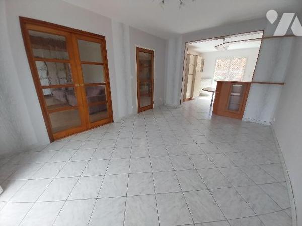 À vendre - Appartement T3 à Vitré - Emplacement idéal

Situé dans un secteur recherché de Vit...