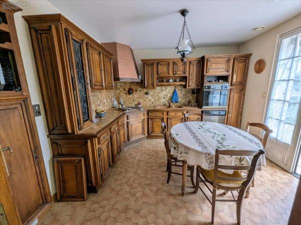 Achat - Maison Saint-Amand-Montrond 18200 6 pièces 173 m 2 1808 m 2