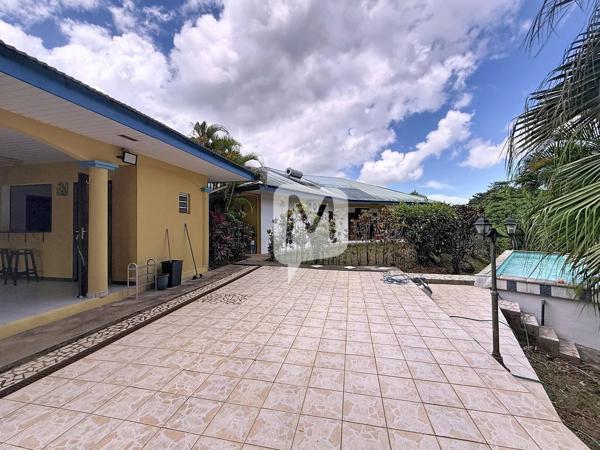 DPT GUYANE, à vendre MATOURY maison T4 de 114.08 m²  avec piscine + une maison T2 sur un terrain de 2500 m2