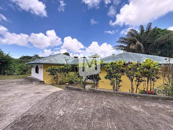 DPT GUYANE, à vendre MATOURY maison T4 de 114.08 m²  avec piscine + une maison T2 sur un terrain de 2500 m2