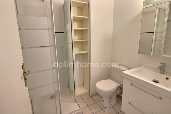 Appartement 1 pièce loué meublé avec terrasse à Carrières sous Poissy au prix de 599 euros C.C. par mois