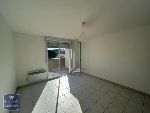Appartement à louer 2 pièces 41.93m² Générac (30510)