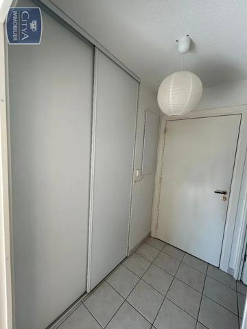 Appartement à louer 2 pièces 41.93m² Générac (30510)