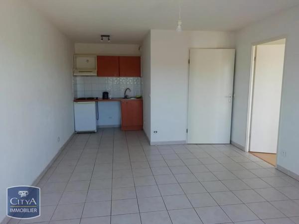 Appartement à louer 2 pièces 41.93m² Générac (30510)