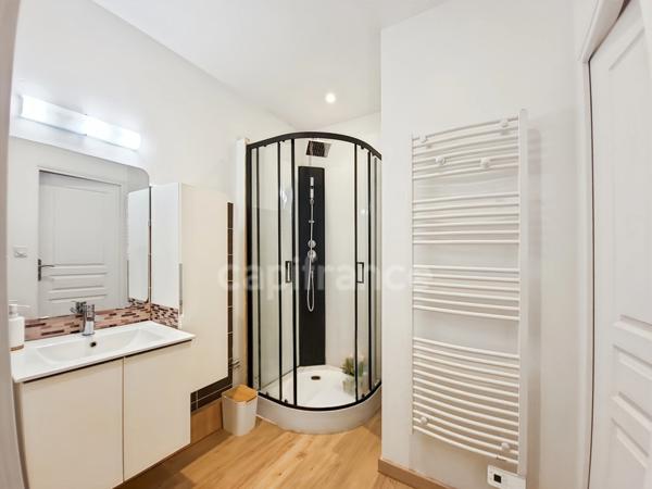 Appartement à vendre 5 pièces VILLENEUVE LES AVIGNON (30)