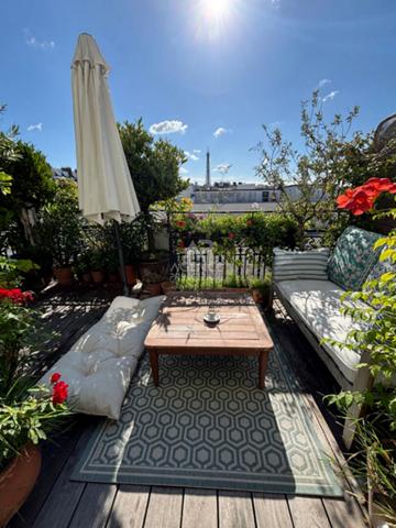 Paris 75116 Metro Pompe - Appartement 3P 65 m² 6eme et dernier étage avec terrasse de 14 m² plein sud vue Tour Eiffel €1 390 000 ** - Référence 25764