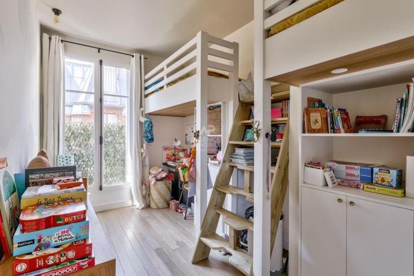 Paris 75116 Metro Pompe - Appartement 3P 65 m² 6eme et dernier étage avec terrasse de 14 m² plein sud vue Tour Eiffel €1 390 000 ** - Référence 25764