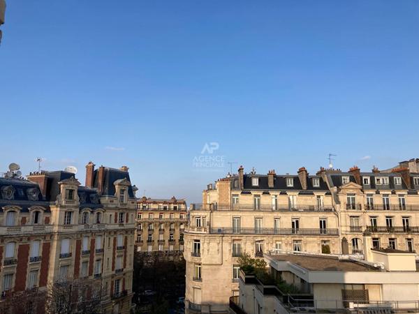 Paris 75116 Metro Pompe - Appartement 3P 65 m² 6eme et dernier étage avec terrasse de 14 m² plein sud vue Tour Eiffel €1 390 000 ** - Référence 25764