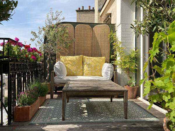 Paris 75116 Metro Pompe - Appartement 3P 65 m² 6eme et dernier étage avec terrasse de 14 m² plein sud vue Tour Eiffel €1 390 000 ** - Référence 25764