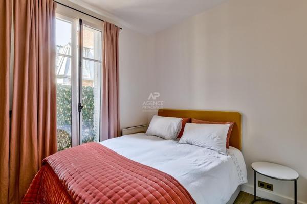 Paris 75116 Metro Pompe - Appartement 3P 65 m² 6eme et dernier étage avec terrasse de 14 m² plein sud vue Tour Eiffel €1 390 000 ** - Référence 25764