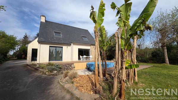 Maison familiale lumineuse exposée plein Sud avec 4 chambres et terrain constructible de 2 240 m²