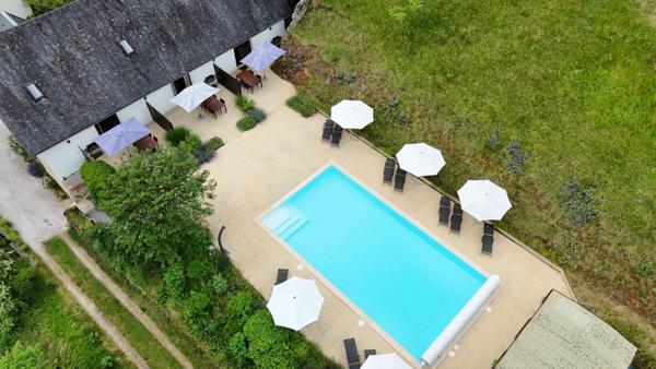 Superbe ensemble avec 5 gites et piscine