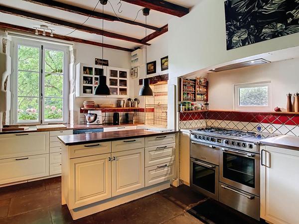 Superbe ensemble avec 5 gites et piscine