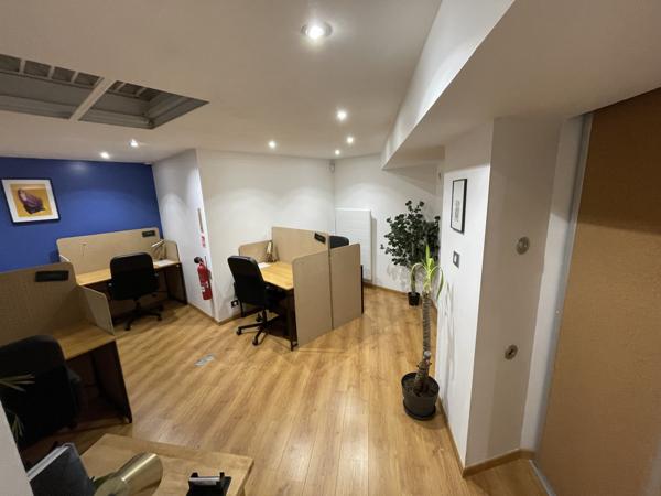 Bureaux à vendre Nantes quartier historique vitrine sur rue