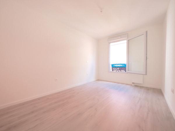 Appartement Romainville 3 pièce(s) 64 m2 loi Carrez