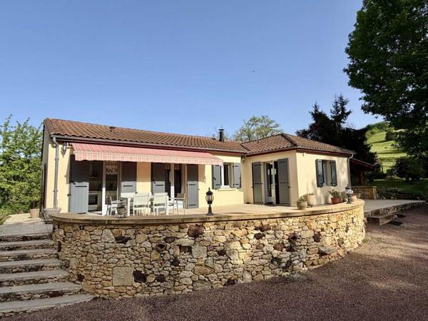 Maison contemporaine - Saint-cyprien Maison de plain-pied 3 chambres avec dépendances dont un garage pour camping car et piscine en plein cœur du Périgord Noir