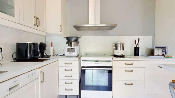 Maison contemporaine - Saint-cyprien Maison de plain-pied 3 chambres avec dépendances dont un garage pour camping car et piscine en plein cœur du Périgord Noir