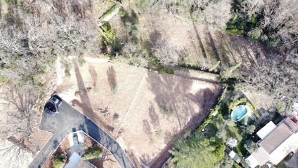 Terrain
        
        - 725 m² 155 000 € *