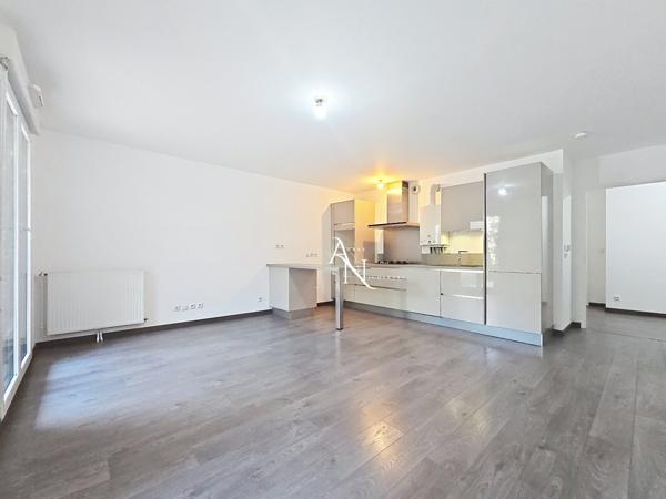 Appartement à MONTREUIL (93100)