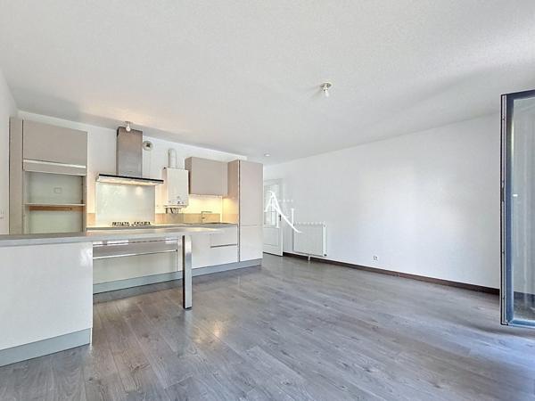 Appartement à MONTREUIL (93100)