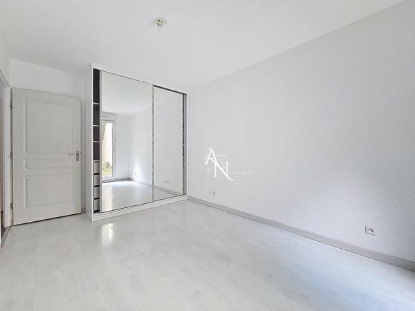 Appartement à MONTREUIL (93100)