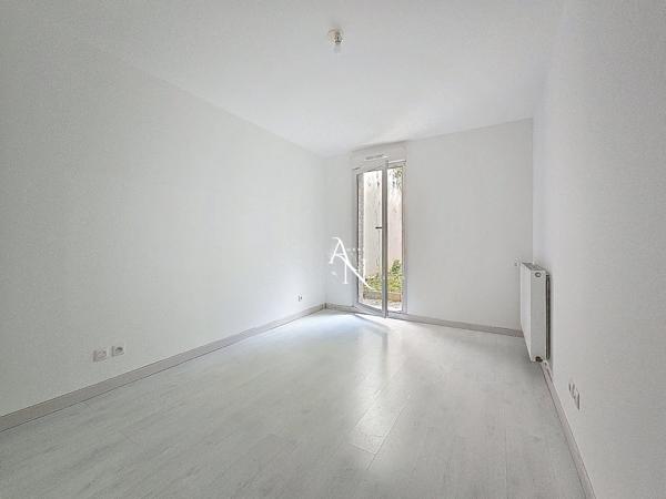 Appartement à MONTREUIL (93100)