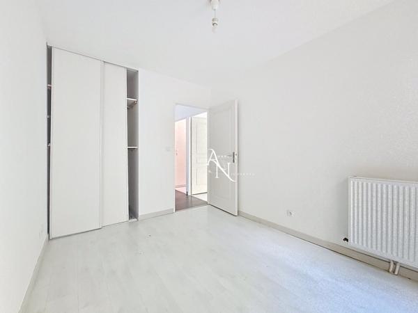 Appartement à MONTREUIL (93100)