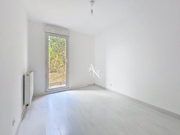 Appartement à MONTREUIL (93100)