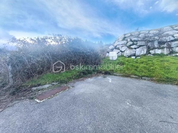 Terrain de 2 037 m²