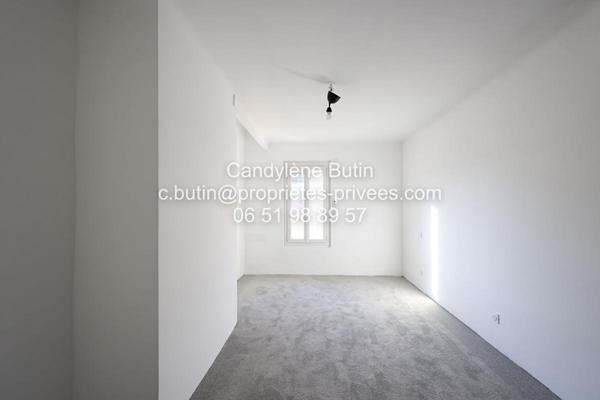 Maison de maitre comprenant 3 logements avec extérieur