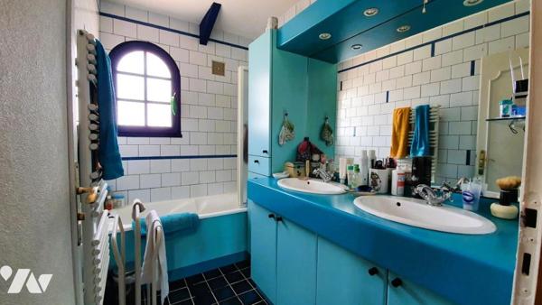 LES SORINIERES, maison familiale des années 1980 avec 4 chambres