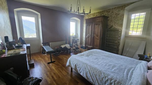 PALLUD ((73200) : APPARTEMENT T7 DE 224.40 M² AVEC TERRASSES, JARDIN, GARAGE DOUBLE