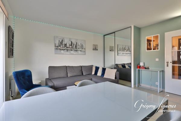 Appartement avec balcon et garage – Saint-Priest Village, à deux pas du Château