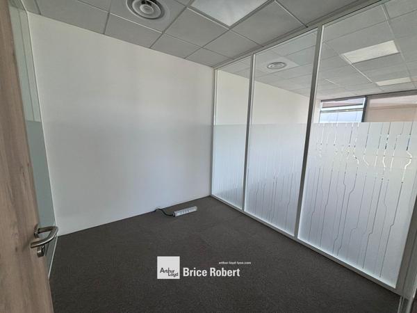 A louer - LE SOLEIL LEVANT - Bureaux rénovés - Champagne au Mont d'or