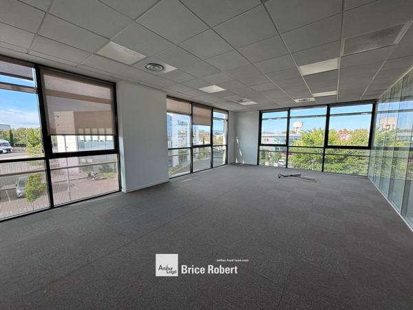 A louer - LE SOLEIL LEVANT - Bureaux rénovés - Champagne au Mont d'or
