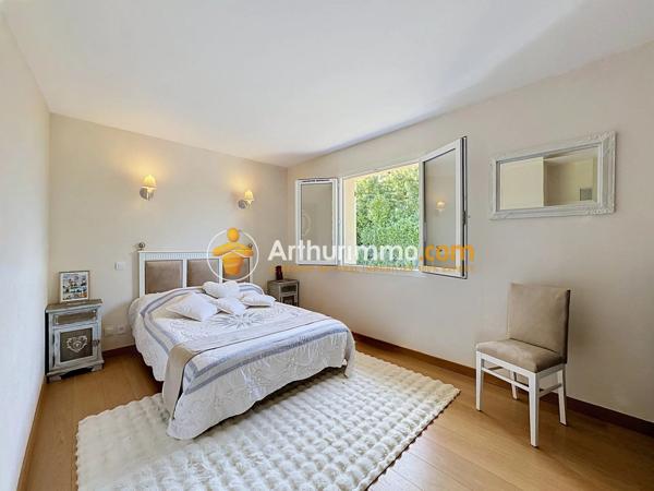 Vente                                                      Maison
                        
                     5 pièces                      155 m2                     à Bourgoin-Jallieu