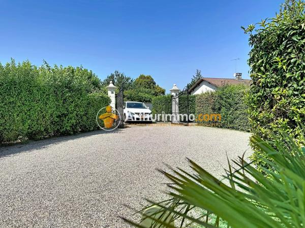 Vente                                                      Maison
                        
                     5 pièces                      155 m2                     à Bourgoin-Jallieu