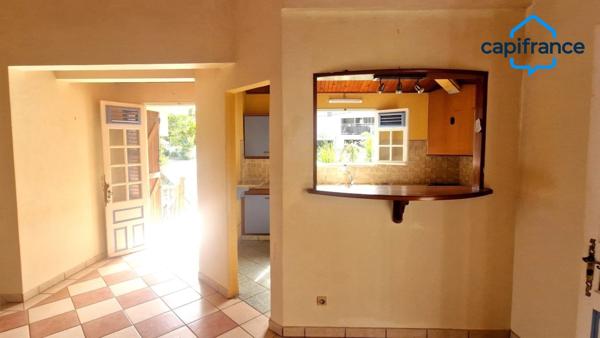 Vente spacieuse maison type F5 dans zone pavillonnaire rurale au Lamentin (97232).