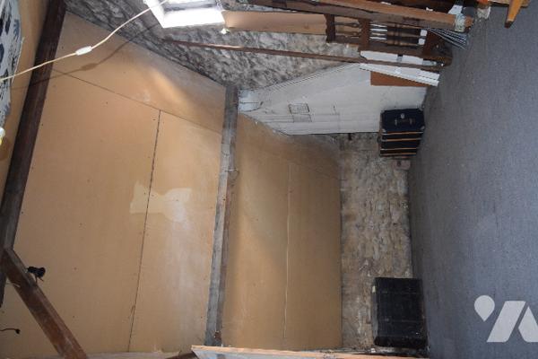 Maison bourgeoise de 140 m²,7 pièces dont 4 chambres,2 salles d’eau, sous-sol, jardin Parcelle 676m²