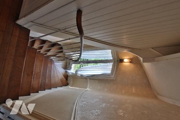 Maison bourgeoise de 140 m²,7 pièces dont 4 chambres,2 salles d’eau, sous-sol, jardin Parcelle 676m²