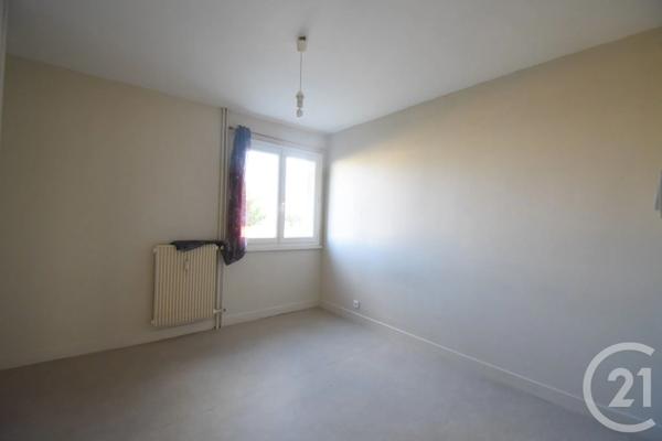 Appartement F3 à vendre  3 pièces - 58,14 m 2   CUSSET  - 03