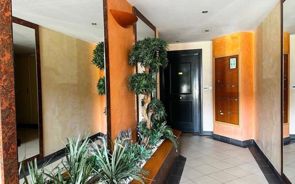 Appartement à vendre    3 pièces • 60 m2 Tassin-la-Demi-Lune