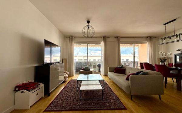 Appartement à vendre    4 pièces • 94,77 m2 Tassin-la-Demi-Lune