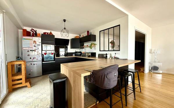 Appartement à vendre    4 pièces • 94,77 m2 Tassin-la-Demi-Lune