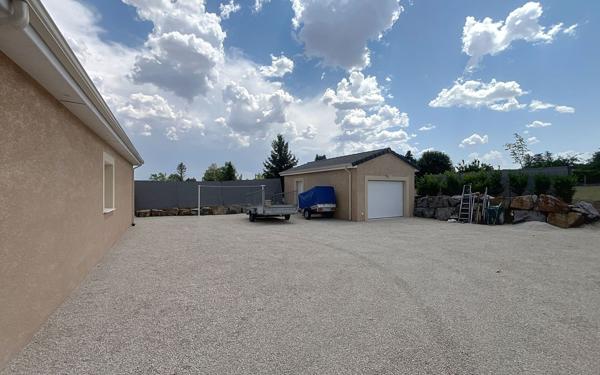 Maison à vendre    4 pièces • 124,80 m2 Saint-Germain-des-Fossés